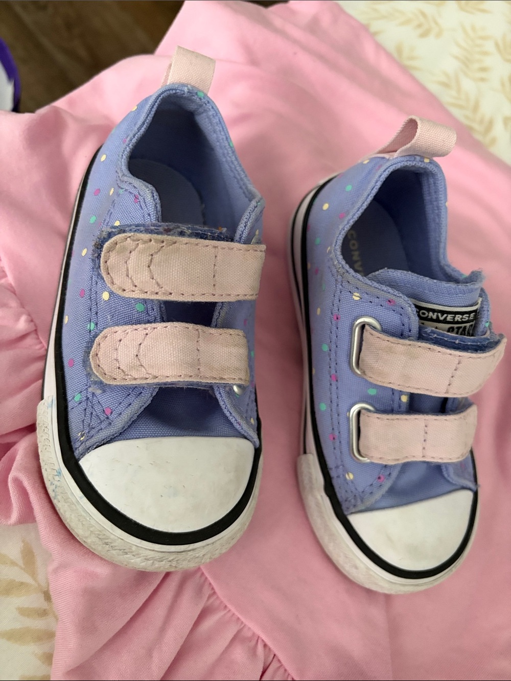 Converse Kids Lavender Canvas Sneakers with Pink Velcro Straps and Polka Dots